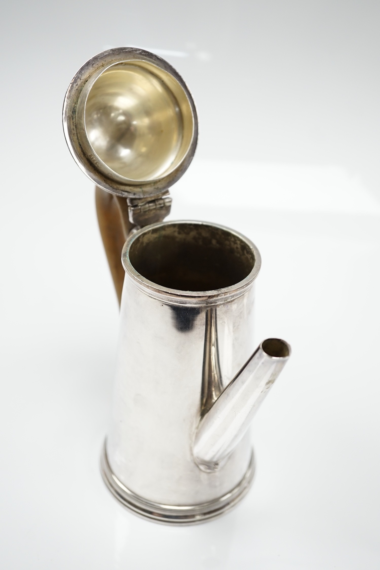 A late Victorian silver bachelor's coffee pot, by Charles Stuart Harris, London, 1896, height 18.8cm, gross weight 11.9oz.